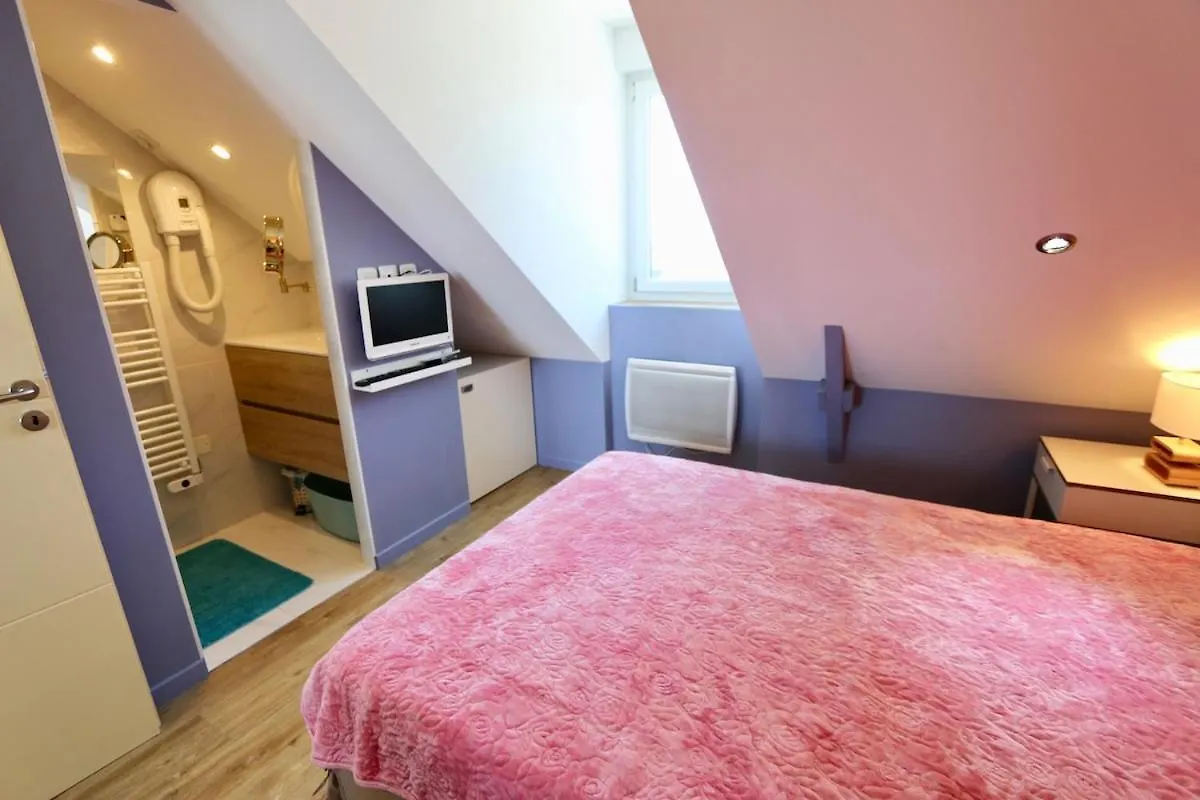 Cozy Apartment With Exceptional Sea View - Cancale 0*,  France